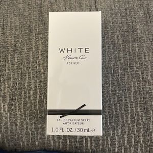 Kenneth Cole White EDP 1 oz. Smells like Bath and Body works twilight woods